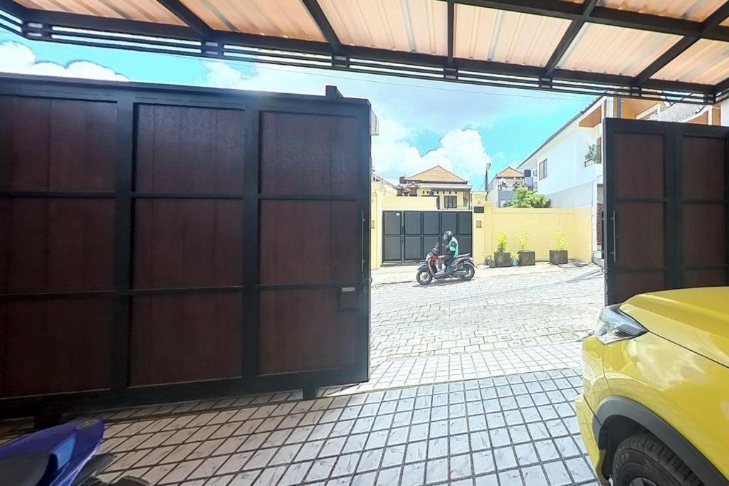 9 * Seminyak (Bali)