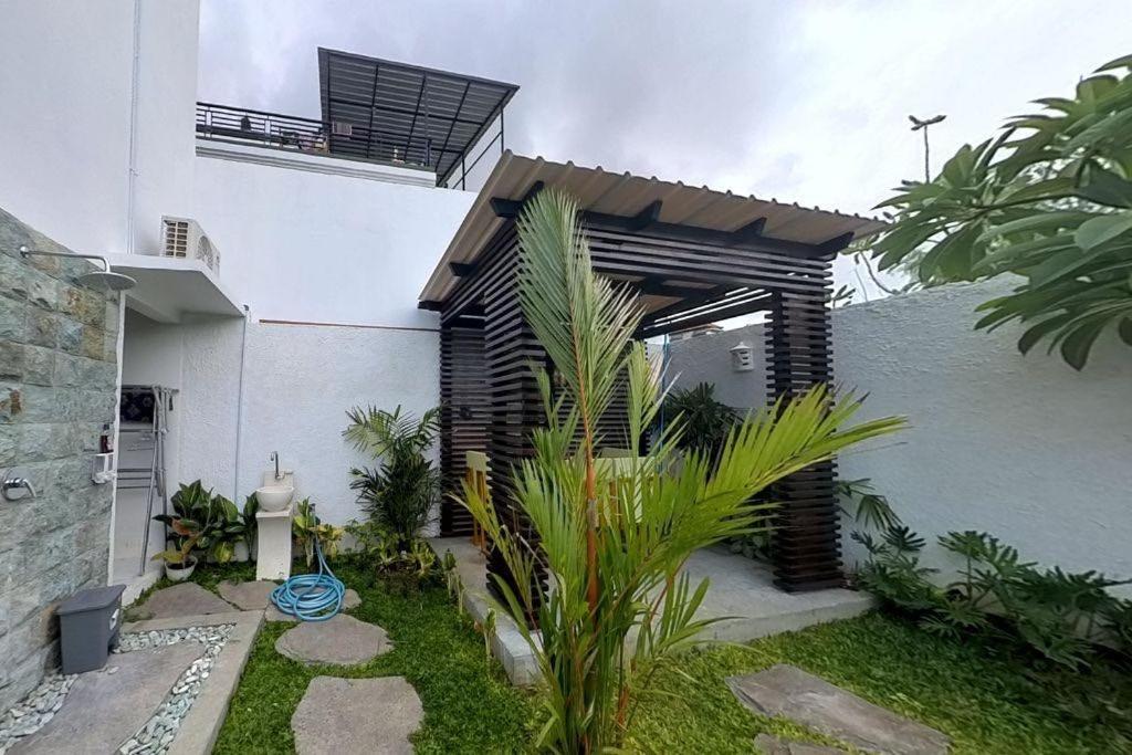 9 * Seminyak (Bali)